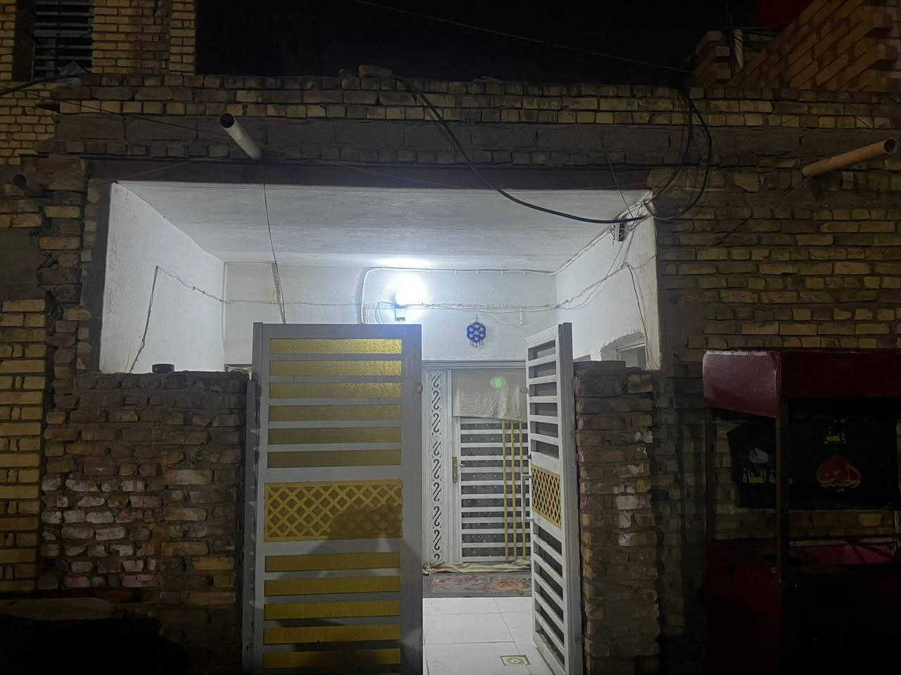 بيت للايجار
عنوان قطاع 28شارع السوق خلف سيد الاسعار 
يتكون من مطبخ 
من غرفتين نوم  
يتكون من طابقين 
حسب ماموضح بل صور 
الرقم والاستفسار ***********
***********
