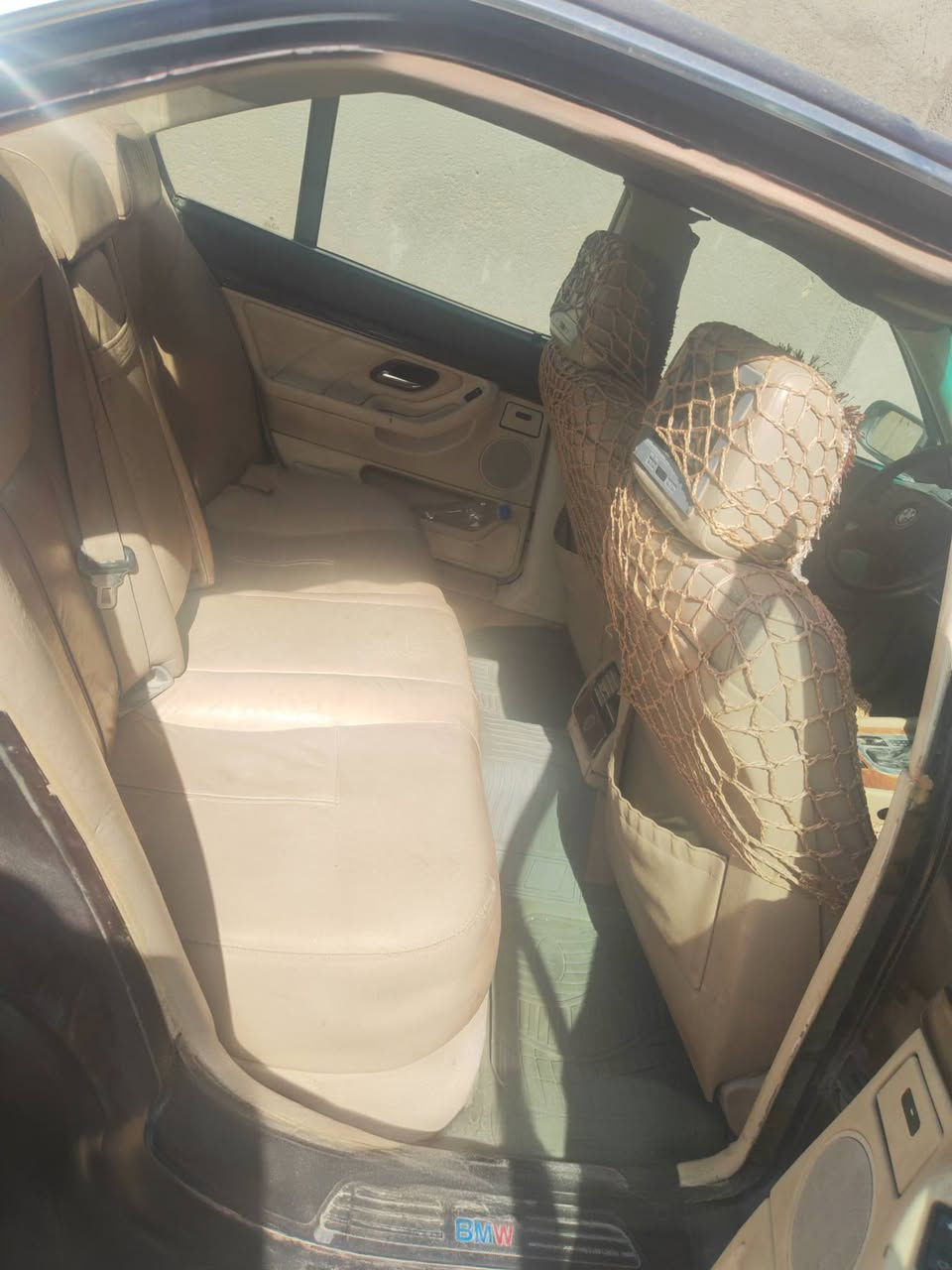 السلام عليكم للبيع او امراوس بي ام دبليو موديل 95 سياره جاهزه كفاله من نقص محرك او كير جدد رقم صلاح الدين مشروع وطني حجم 740 مكانه بل نجف شارع المطار السعر 65 الشراي يتصل *********** / ***********
