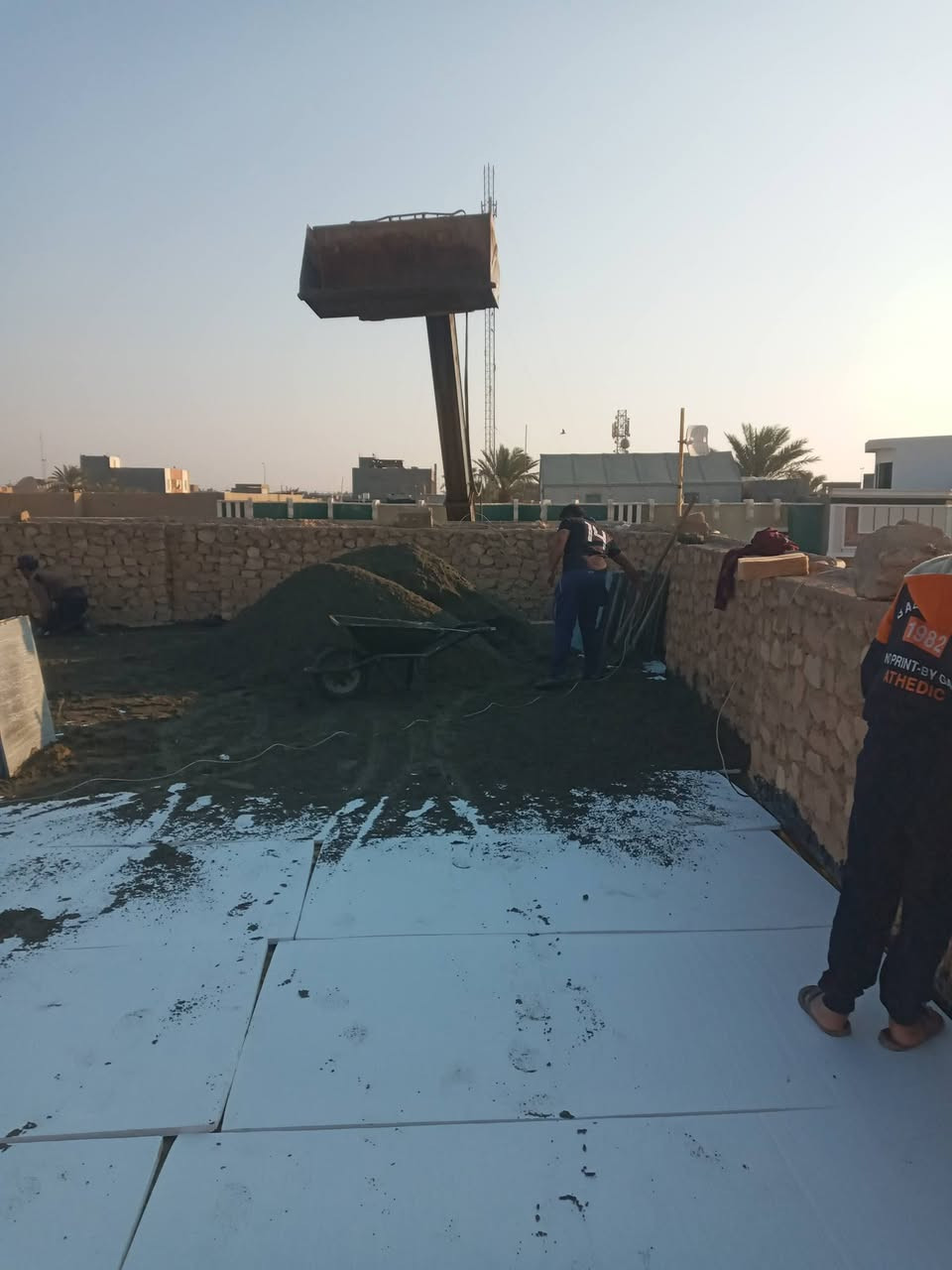هذا عملنا ومن الله التوفيق شتايكر وجير ونايلون وماستك تطبيك السطوح وجير وإعادة السطح التالف على المتر وكرسته وعمل فوم فلين التواصل خاص او الاتصال على الرقم ‏‪***********‬‏ الاسعار مناسبه ***********
