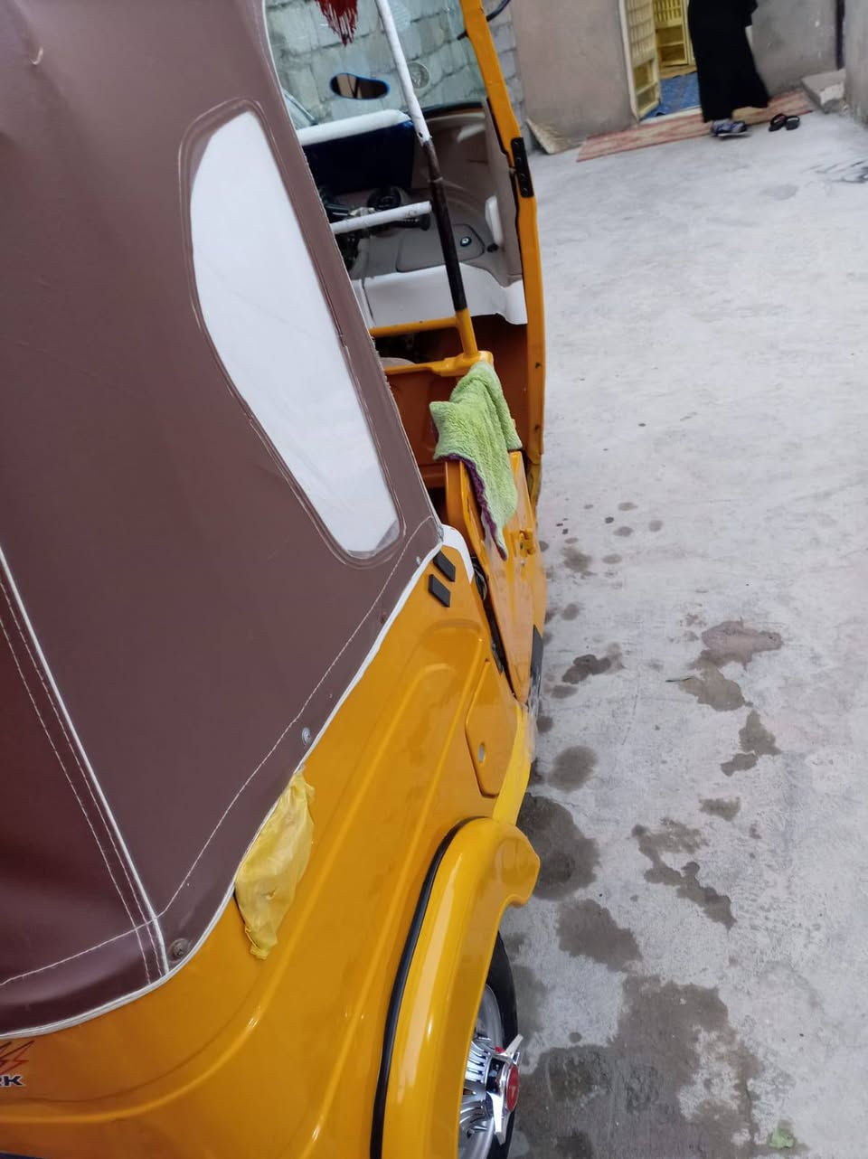 السلام عليكم

تكتك 21 رقم وسنويه بسمي مداور ثاني يوم جاهزه علئ اخر حبايه مال جناي للاستفسار ***********
