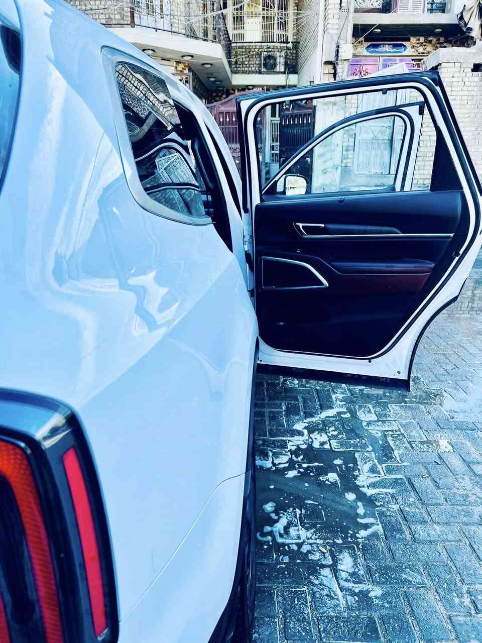 السلام عليكم
كيا تلورايد البيع الموديل 2023اللون ابيض 
سيارة جديدة بمعنى الكلمة 
فول مواصفات
لأدار 
سياقة ذاتية 
صندوق كهرباء 
ترحيب 
فتحة بل السقف 
كشنات منفصل vip 
شاشة حجم كبير 
تبريد 3قطع 
داخل قرميدي 
بصمة 
شاشات بل الكشنات 
أربع فئات 
مكينة 6️⃣سلندر 
السعر 250يعني شدتين وخمسين 
رقم السيارة الجديد الدولي تحويل ثاني يوم 
العنوان بغداد    رقم الهاتف ***********
