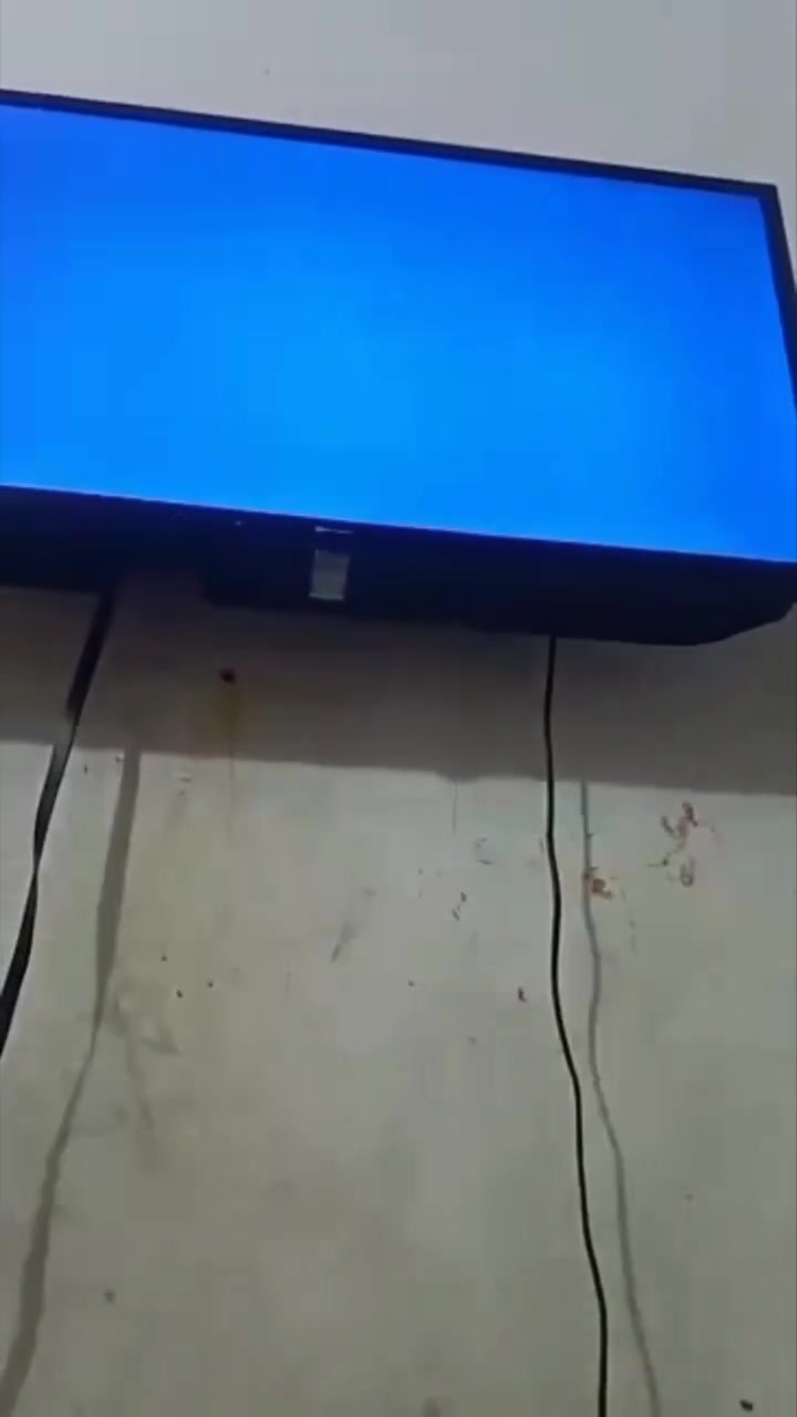 سلام عليكم شباب بلي إكس بوكس سلم مهكر سعر 120 بيه مجال للشراي  بيه العاب حلوه حرب كلشي عدد اللعاب 60 لعبه كلشي مابيه شغال فقط السيدي درايف مايطلع هوة شغال بس مايطلع  فقط اما غير اشياء كله شغال مكاني بغداد الامين ثانية عندي توصيل ثاني يوم يوصلك جهاز بعد شتريد تفحصه يلة تنطي حساب  للمندوب رقمي *********** واتساب مفعل
