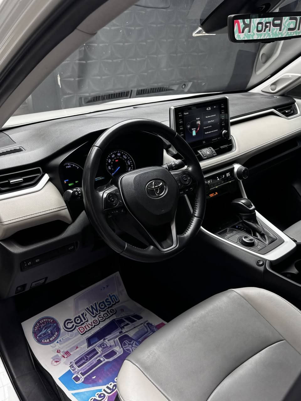 السلام عليكم
للبيع تويوتا راف 4 (هايبرد) موديل 2021 وارد امريكي
مرقم بغداد باسمي
الحادث خلفي (جنطة فقط)
رقم الشاصي
4t3b6rfv4mu024768

- مواصفات السيارة 
1. حجم المحرك 4CYLINDER 2.5L 
2. مفتاح التشغيل / بصمة 
3. بانوراما
4. فتحة سقف
5. حساسات أمامية 
6. حساسات خلفية 
7. رادارات 
8. توقف ذاتي
9. نقطة العمياء
10. لايت زينون + LED 
11.  كشافات ضباب
12. بك لايت LED 
13. حجم الاطار 225/60R18
14. ويل كب 18
15. شاحن وايرليس
16. سماعات نوع JBL
17. عدد AIR BAG 9 
18. سايد بريك كهرباء أوتوماتيك 
19. أABS
20. شاشة Apple Car play 
21.  كاميرات عدد 3
22.  مثبت السرعة Cruise 
23. المقاعد جلد 
24. تدفئة المقاعد الأمامية
25. كشنات جلد
26. تبريد شاشة مناخين منفصلين 
27. قطعتين تبريد  
28. تحديد المسار
29. أوضاع القيادة Drive Mode 
30. أوتو هولد 
31. نظام مانع الانزلاق 
32. تحكم المقاعد الأمامية كهرباء 
33. لايت أوتو
34. جنطة كهرباء 
35. تشغيل عن بعد

- مكان السيارة كربلاء
السيارة ماشية 72 الف ميل

للاستفسار اكثر ومعرفة السعر الاتصال على الرقم 
***********
