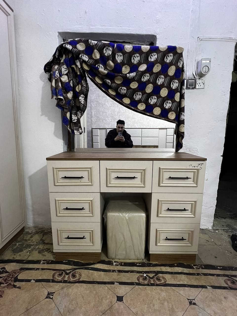 غرفه تركيه جديده للبيع 
بسعر مليون و500 الف وبيه مجال بسعر 
للاستفسار الاتصال ع هذا الرقم 

***********
