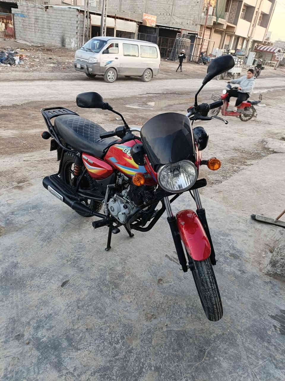 بوكسر 2020 مرقم بأسمي دراجه خير من الله مو مدحا بس موكفتني بشارع السعر 1575 وبيك خير ودلل مكان بعقوبة *********** وبي واتساب
