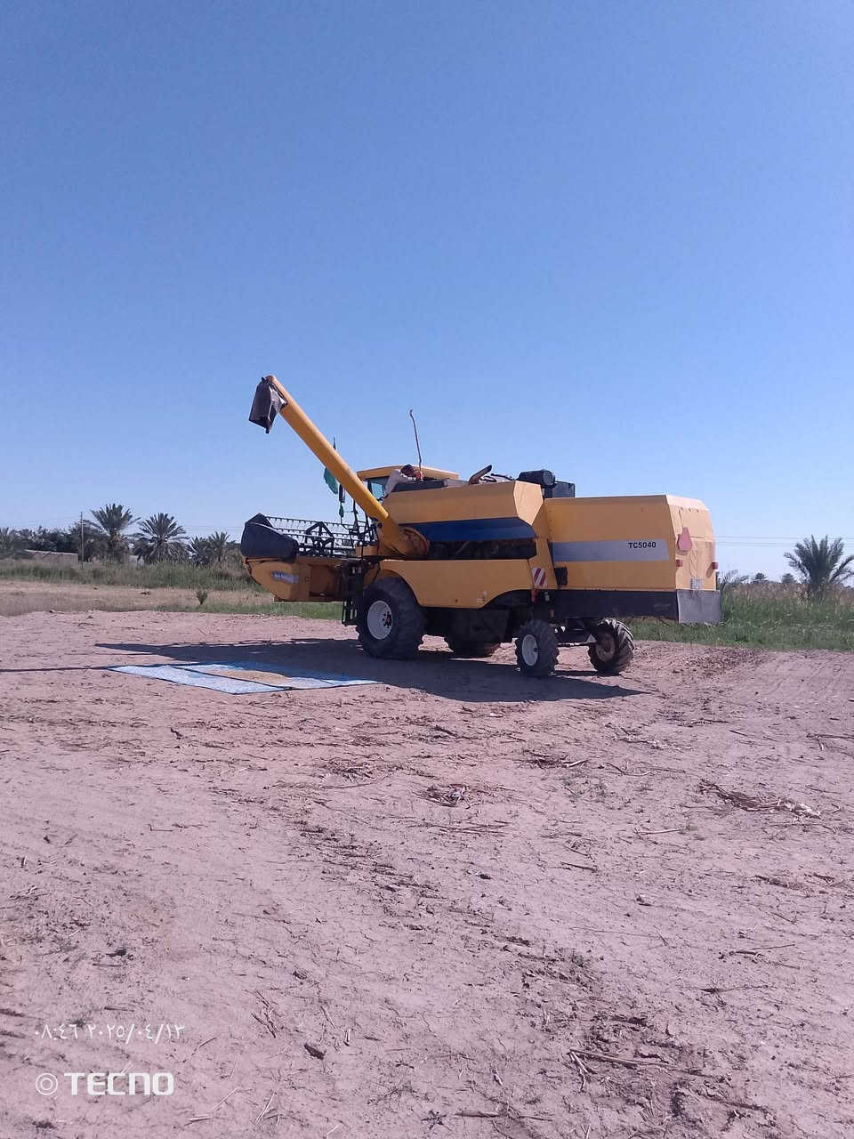 سلام عليكم
حاصده للبيع موديل 2011 4بلم قايش 
الاستفسار اتصال ***********
