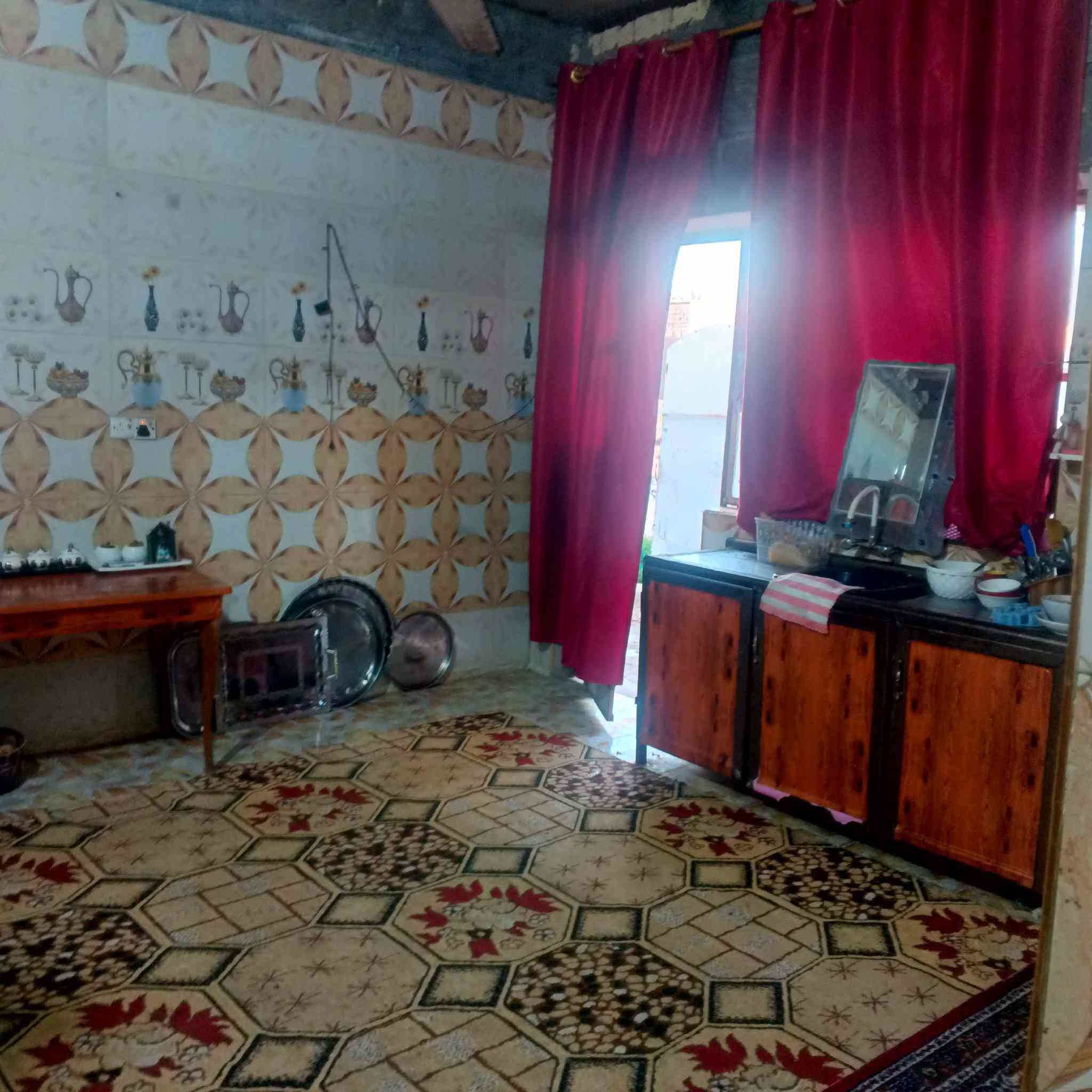 سلام عليكم ورحمه الله مرخصت الادمن بيت للبيع اصلاح زراعي ٢٥٠متر غرفتين هول استقبال مطبخ صحيات خارجية حمام داخلي ٣٠ وبي مجال للطيبين العنوان حي الغدير قرب الشيخ ابو ياسر***********بي واتساب
