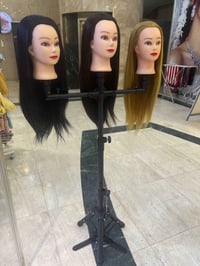 شعر ألياف طبيعي • قابل للكي • يتحمل الحرارة