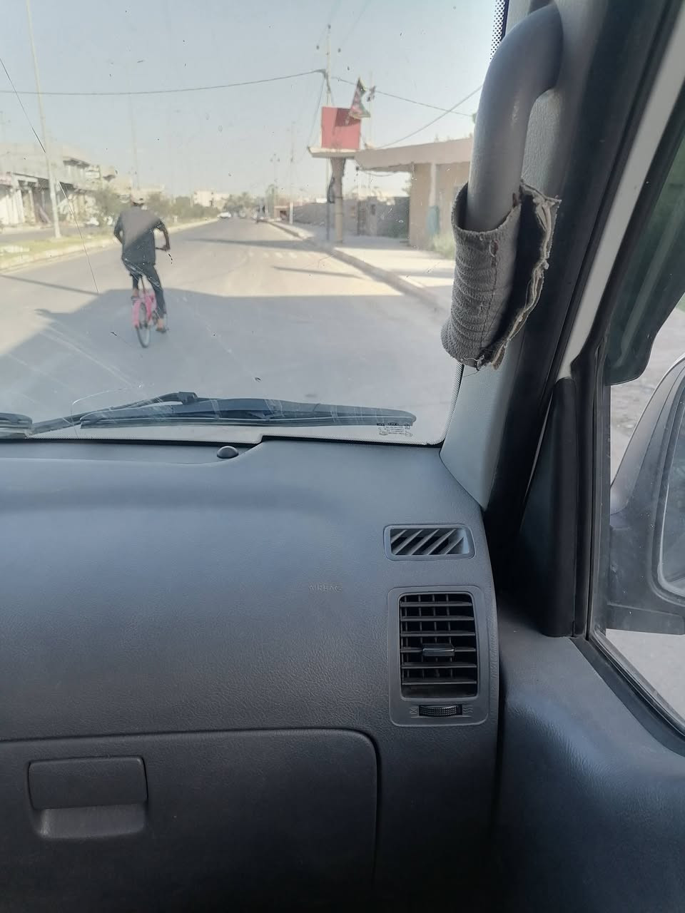٤٥٠ متر زراعي قانون ٢٥ واجهه ٣٠ م ونزال ١٥ م خلف حسينيه جمال زليزل متوفر ماء وكهرباء للإستفسار أكثر مراجعه مكتب القريني للعقار الجمعيه بالقرب من السايدين *********** او ***********
