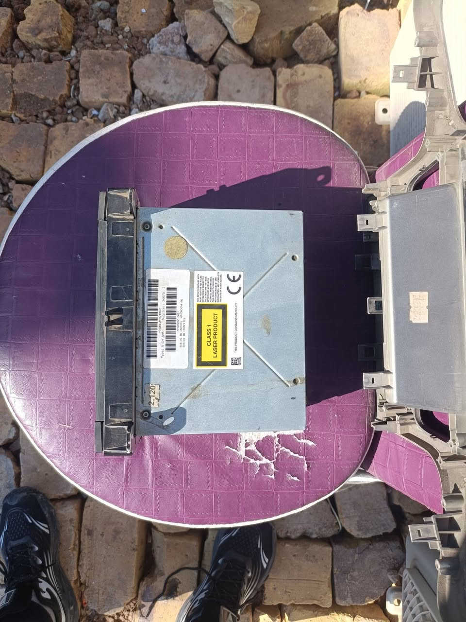 السلام عليكم ورحمة الله من رخصة الادمن
شاشه جيب لاريدو من موديل 11 ال13 شاسه قلاب شرط الشغل مع العطر الاصلي 
قيم باليرضي الله  وانه بالخدمه. عنواني بصره ***********
