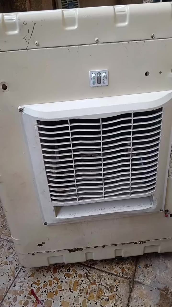 مبردة اخت لجديدة لعام شترتهة قليل ستعمال اريد اشيل بيع سريع لسعر ٧٥ قفل بدن نقاش لتصال***********
