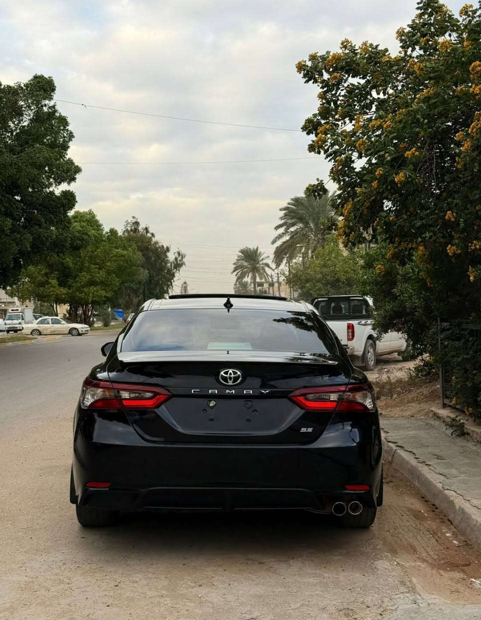 كامري موديل 2024 ES فول فتحه اسلايت وارد مترقمه بغداد
***********
حادث جزء من الحاملغ وحزه من الباب
