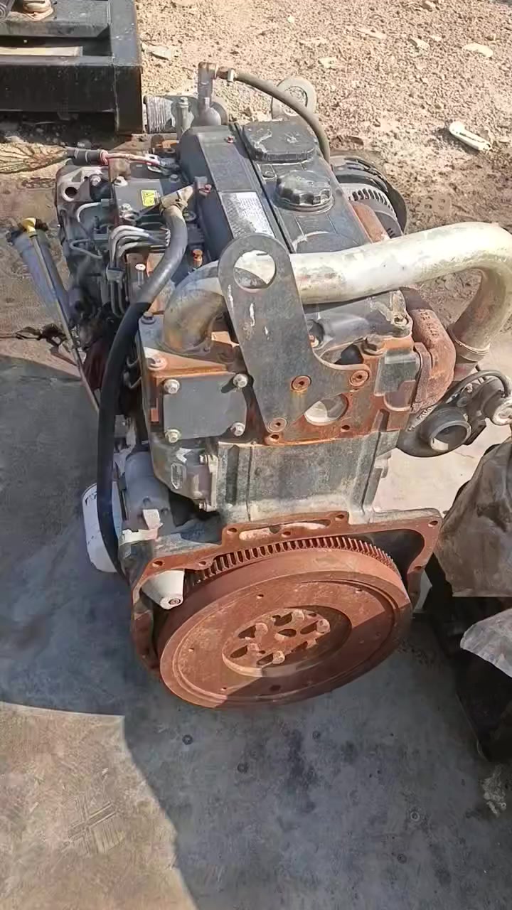 محرك جي سي بي  نضيف كلش العدد 2البيع بغداد ***********ابو محمد
