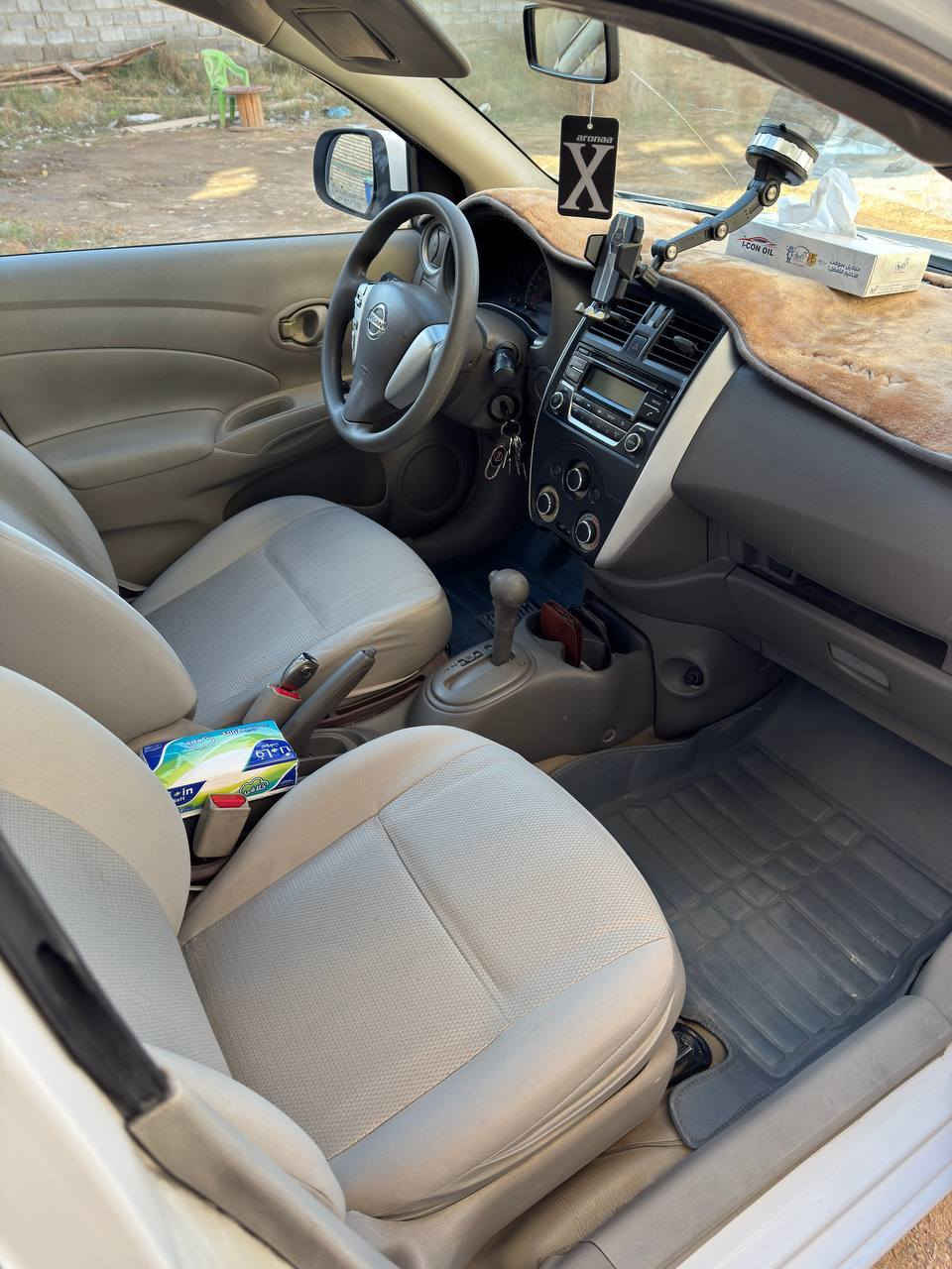 السلام عليكم 
نيسان صني هندي 2017 للبيع
بيها طخات جهة عكس السايق وبحافة الصندوق موضحة بالصور 
نقص حدادية صدر 
المكان بغداد الصابيات 
السياره باسمي سنوية منتهية 
السعر 92 وبيها مجال 
التواصل 
***********
