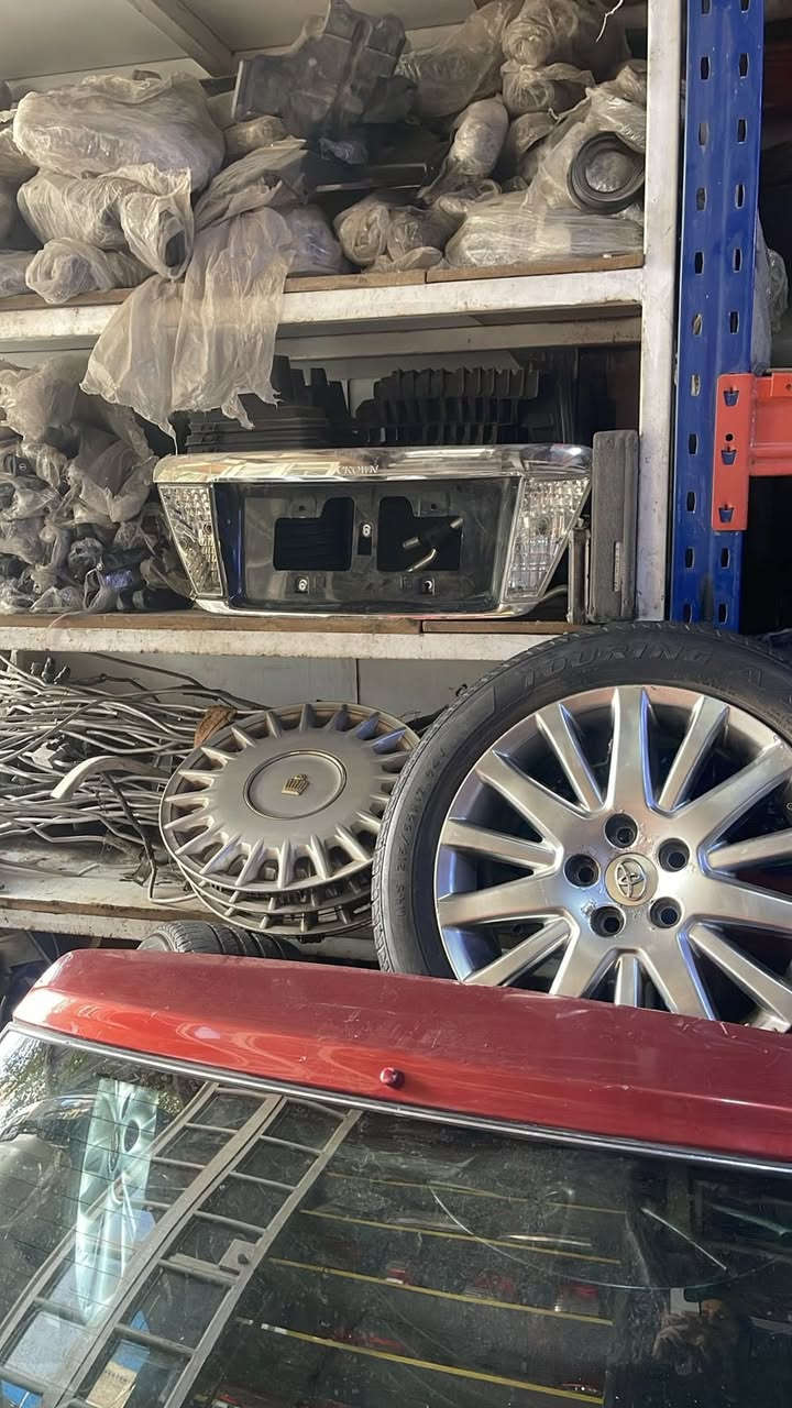 سلام عليكم  غراض. ملكه وشاهينه و ماجسته.     الوكيل وسام الشماع العنوان النجف لأشرف حي صناعي بلوك رابع  رقم ***********/.                                         *********** 🏃🏻‍♂️
