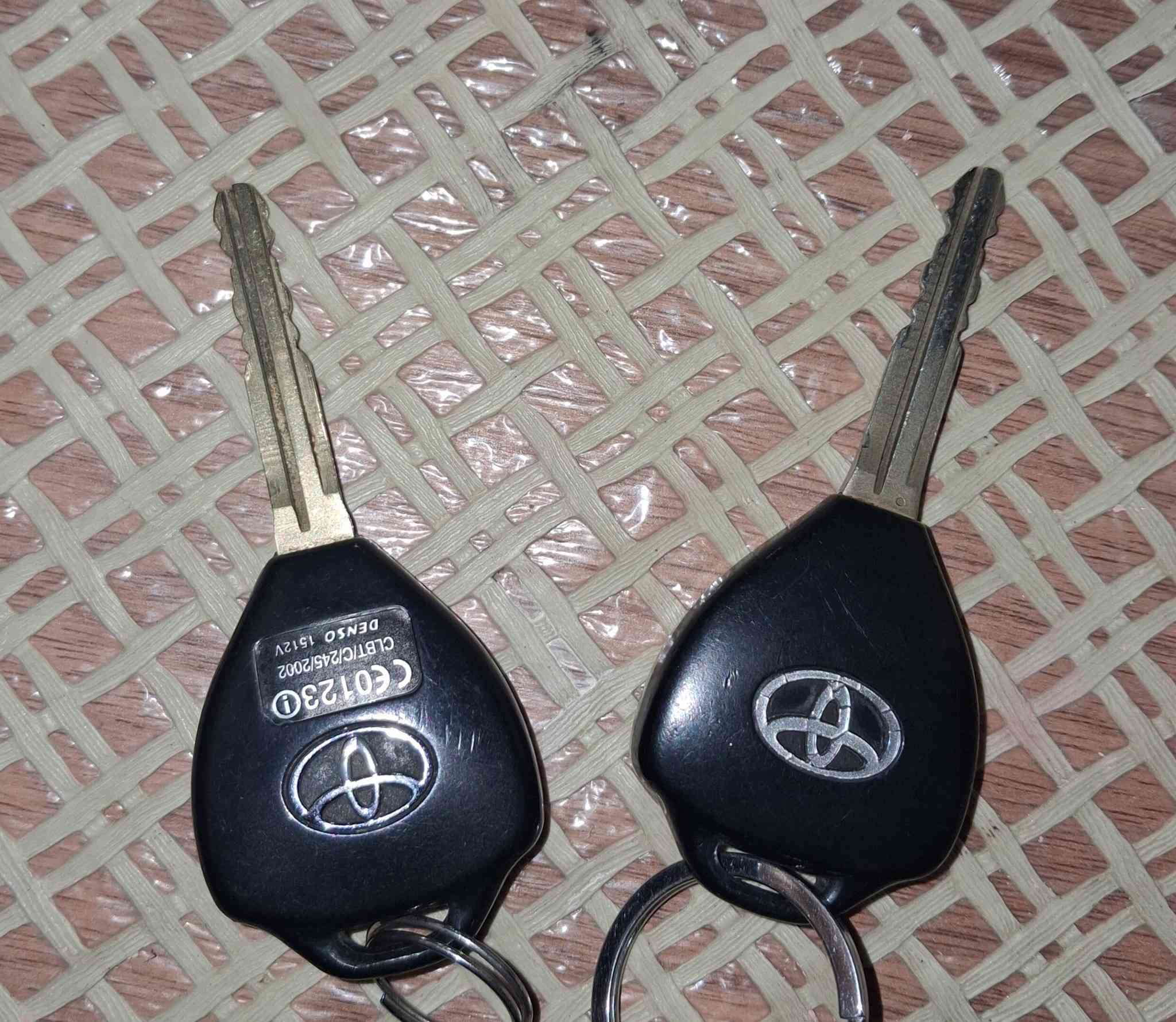 السلام عليكم سياره فورجنر ٢٠٠٩  محرك سته ٤٠٠٠ رقم بغداد بسمي بيه صبغ داميات و المشر بل صوره فقط عنوان بغداد طريق السياحي قرب معمل الغاز مبايل *********** سعر ١٧٥
