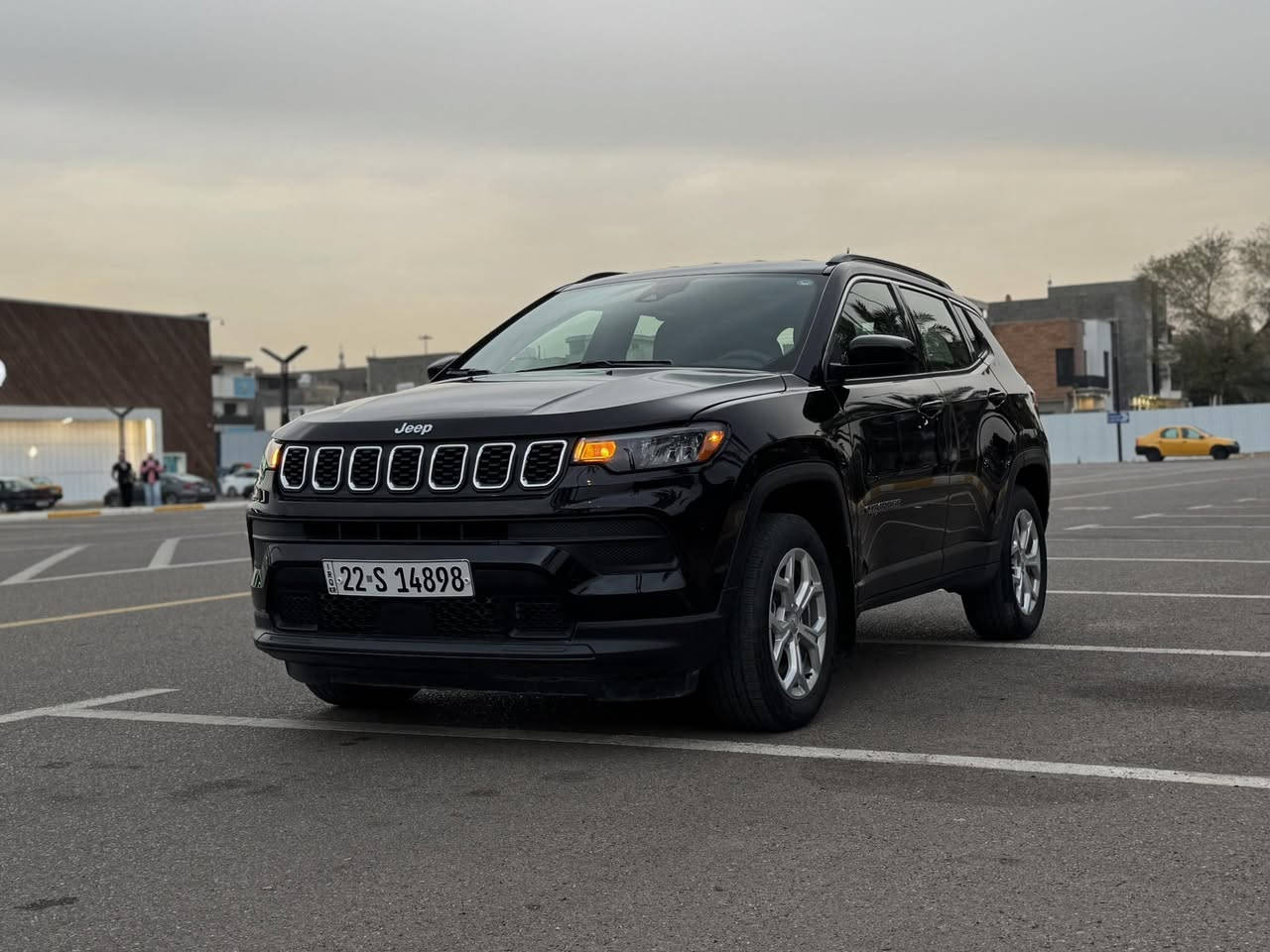 كومباس 2024 اخت الكلين حادث طخة خفيفة ( بدون ايرباك )
ماشية 14 فقط جديدة جدا وبوضع الشركة
گير محرك صدر كهربائيات بلاد و100%

جميع الايرباگات سليمة 
حادثها جدا بسيط طخة صغيرة بالصندوق فقط بدون اي دواخل ( شواصي لغود حوض كلهن كفالة نقطة مابيهن ) 

 فور ويل  - رادار امامي  - تحديد مسار - قطعتين تبريد - شاشة الحجم الكبير  - بصمة - اوتو ستوب - ثلاث انظمة قيادة - قيادة ذاتيه  -توقف ذاتي عند الاقتراب من اي جسم ( مانع تصادم ) -  مثبت سرعة  -   وبعد بيها هووواي مواصفات 

السيارة جديدة بمعنى الكلمة وبالواقع بعد احلى وجاهزة بدون نقص واي گلوب مامشتغل بالدشبول وترايها مال زيرو 
 وكل التفاصيل مذكورة بالكامل 
مكانها بغداد 
مرقم جديد تحويل بأي وقت 

‏‎السعر 163 وبيها مجال بسيط

‏‎للأستفسار هذا رقمي
***********
