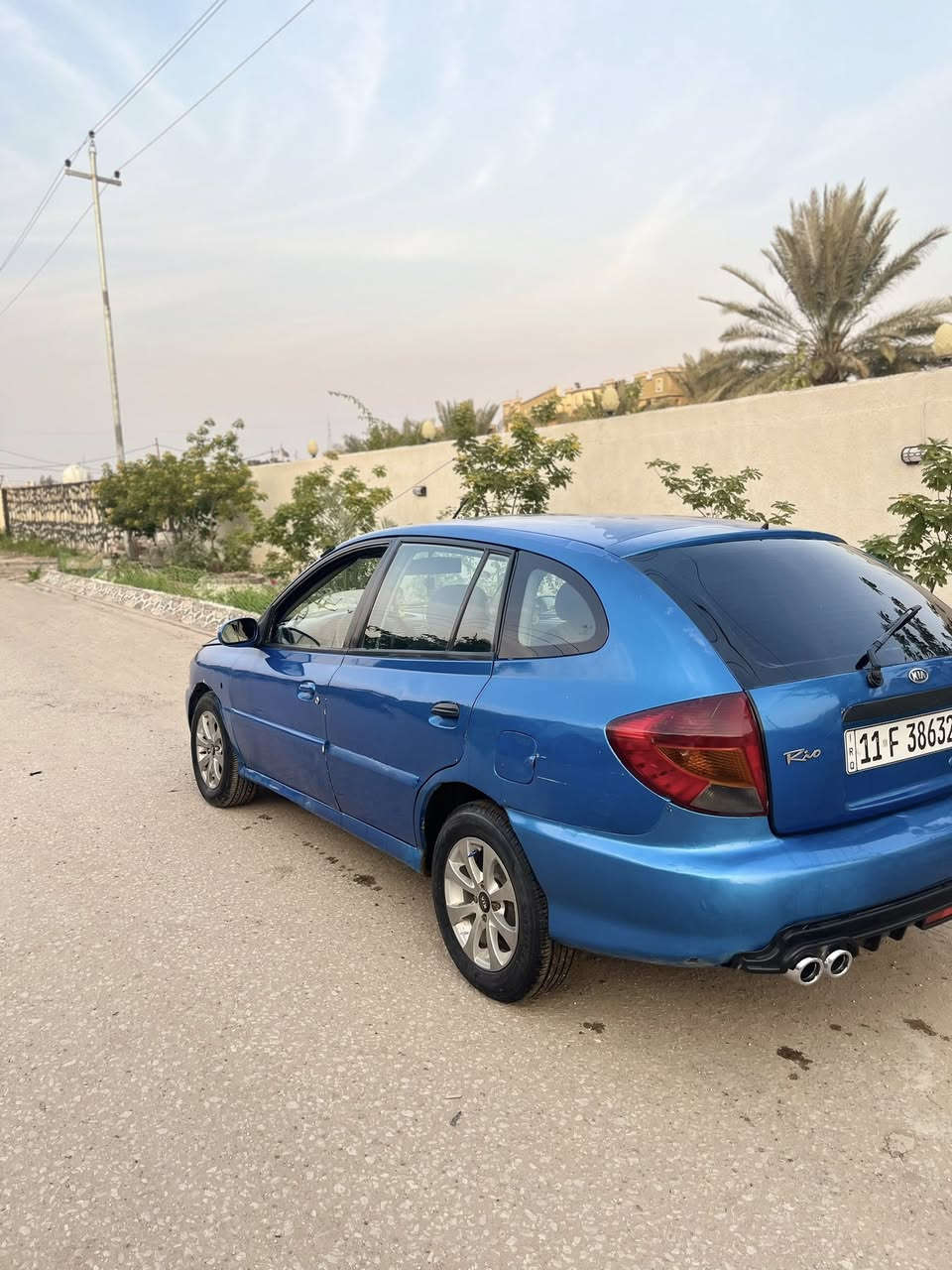 السلام عليكم ورحمة من رخصه الادمن للبيع كيا ريو ٢٠٠٢ السياره جاهزه من كير ومكينه وحداديه وتخم تاير مكفولات السياره خير من الله رقم بغداد انكليزي هزه وسنويه وأرقام جدد كير اوتوماتيك كهربائيات كله شغاله السياره مابيه حادث  
السعر ٤٢ وبيه مجال 
الهاتف ***********
مكان السياره بابل محاويل قريه الفنديه مقابل بانزين خانه الفنديه 
مامتواجد على الفيس مكلف بل نشر
