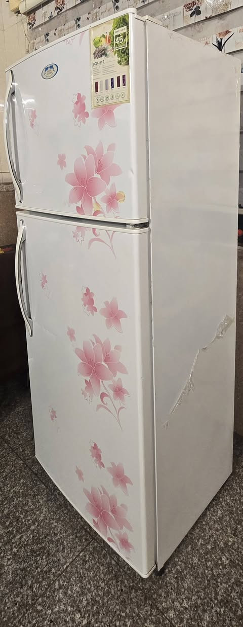 السلام عليكم
ثلاجة للبيع نوع دولفين نظافة ٩٠%
السعر ٣٠٠ وبيها مجال
***********
