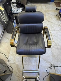 كراسي حلاقه عدد 5 نضيفات جكات جديده كلهن شغالات وكرسي نضيف شلعه وحده م...