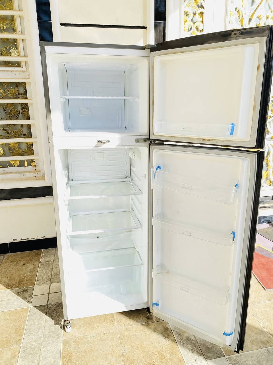 هاي ثلاجه اخت جديده نضيفه كلش   حجم وسط 12 قدم نوع الحافظ  شغاله وع فحص وضمان سنه سعره 160


**إذا كنت صاحب هذا الإعلان وتريد حذفه لأي سبب، رجاءا أرسل رسالة إلى الدعم الفني**