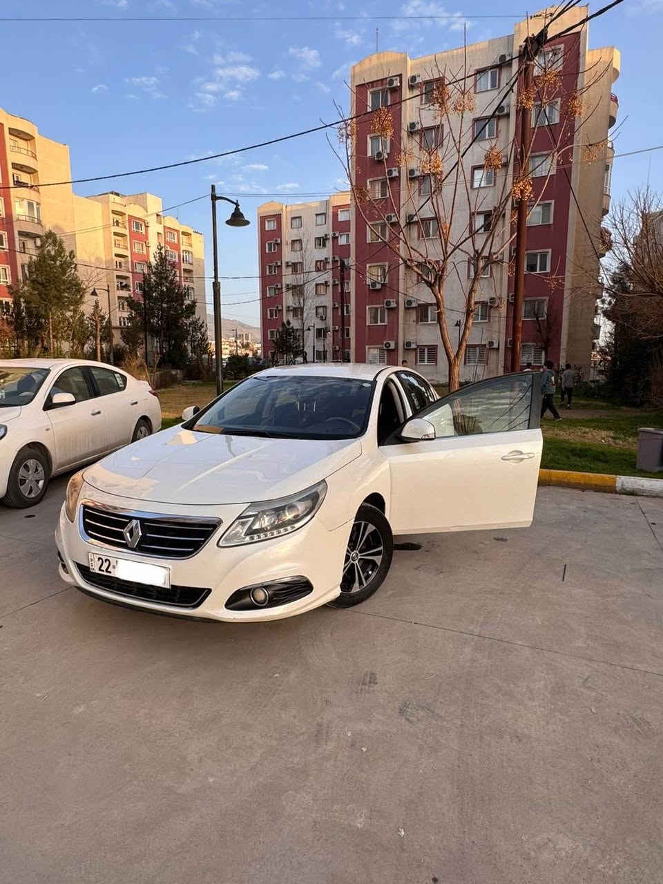 Renault safran 
model 2015 
 sanawe ta 27 tazaya 
boyaxi nia yak bst sardi haya
***********
١٠٧وەرەقەو مەجال 
سلێمانی السليمانية, العراق
