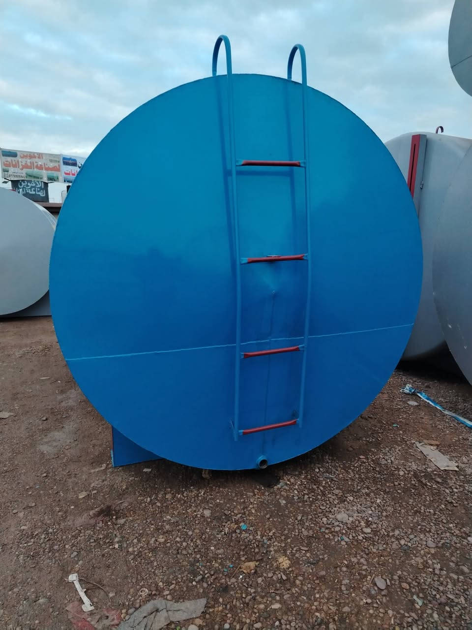 سلام وعليكم من رخصت أدمن عندي تانكيات حديد و مغلون بأسعار مناسبه مكاني بغداد جرف النداف ***********
