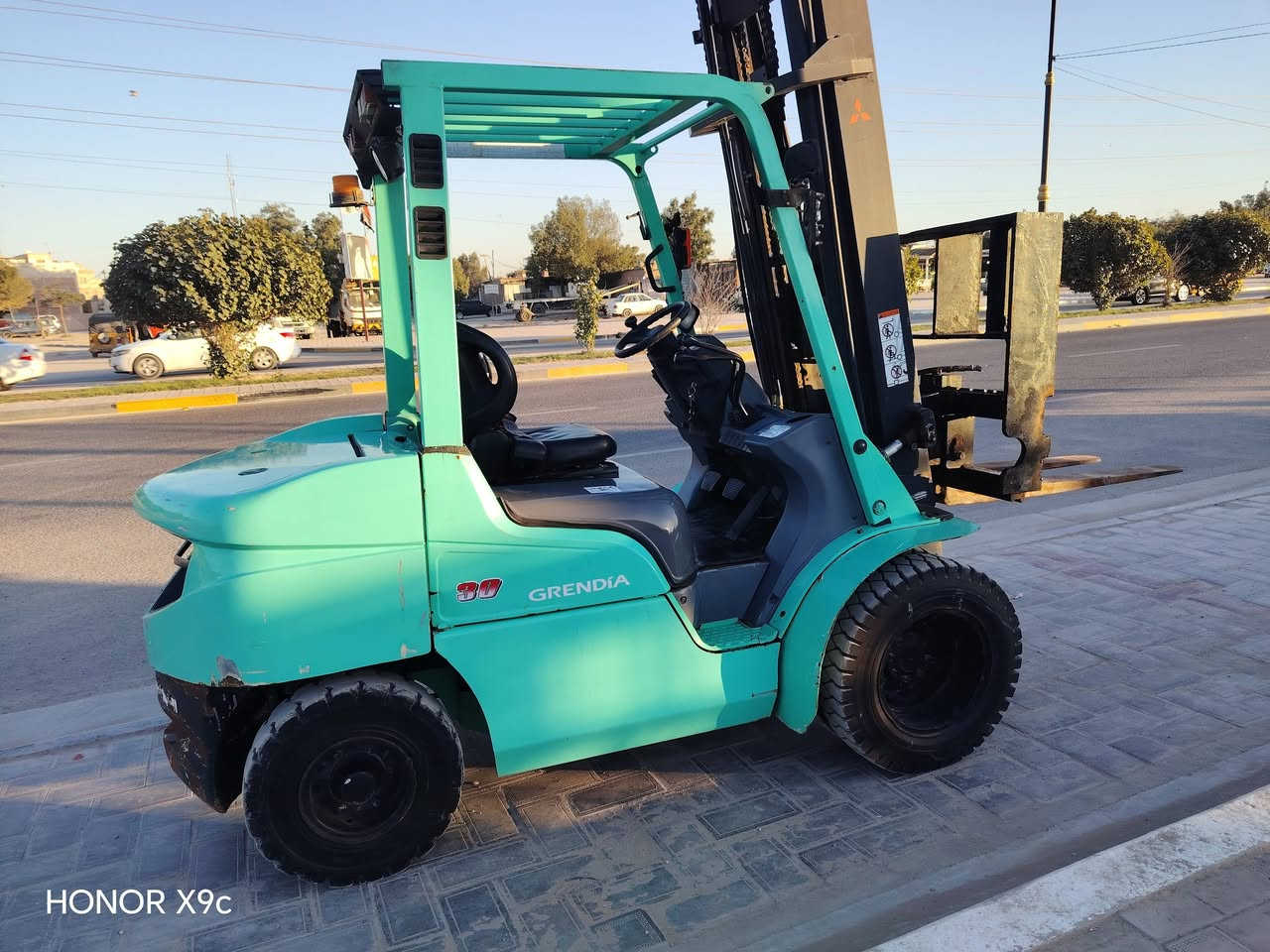 للبيع موديل2014 رقم اربيل 3حركات 3طن ورارد يابان
***********
***********
