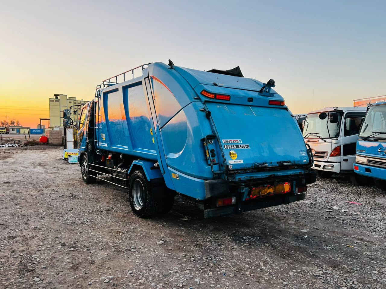 اللهم صل ع محمد وآل محمد 👍🇮🇶🇮🇶
فوزه كابسه نفايات كبسه 10 مكعب 8 برغي فحل 
مكينه 17  /   6 سلندر دخول جديد 
 معرض النصر / قضاء النصر / ذي قار 
***********
***********
