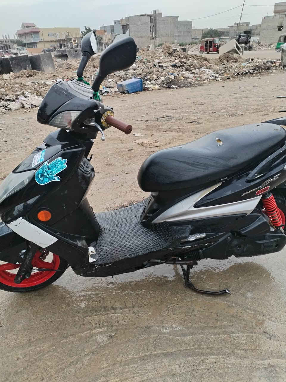 السلام عليكم
دراجه سكنس نوزل للبيع السعر  ٦٥٠ وبيها مجال العنوان بعقوبه المفرق رقم هاتف ***********
