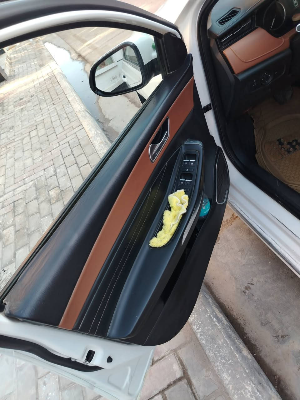 متاح للبيع شيري اريزو 6موديل2020 الون ابيض المواصفات فول واحد على   واقصادهه مخله باقيله بس شهر واحدواحد رقمه بغداد مشروع وطني والسياره موجوده بل كوت***********
