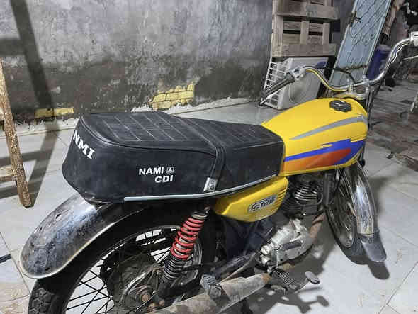 السلام وعليكم دراجه ايراني مكفوله من السرقه  نضيفه ادوات مجفته مره وحده تجفين اصليي اصلي انطيك بي ضملن كله جديد ناقصه بس كهربائيات هاي كدام عينك قيم واخذ السعر350وبيه مجال وكل الهلا ***********
