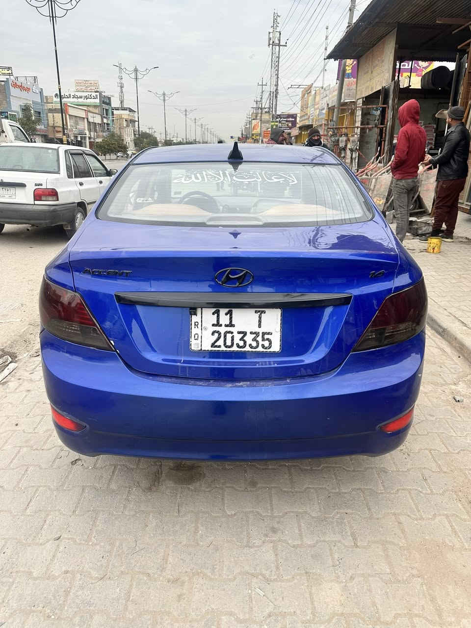 سلام عليكم اكسنت موديل 2015 خليجي 
محرك 1600 
رقم بغداد بـ اسمي 
السونار موضح بصوره
گير ومحرك كفاله 
كهربائيات كلها شغاله تبريد شغال 
حدادية توني مسويها كامله مكمله 
عليها سستم صوت كامل مع شاشه ودمام وسماعات 
السياره جاهزة على اخر حبايه 
السعر 78 وبيها مجال حك الجيه 
مكاني نجف 
***********
