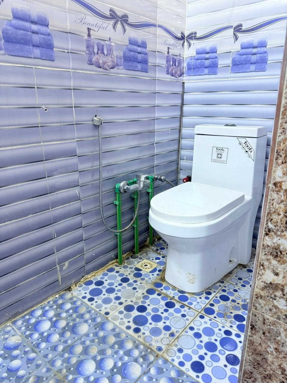 🏛️🏛️دار للبيع 🏛️🏛️
👈مساحه 125 👈 واجهه 6وربع 👈عمق 20
👈الموقع موصل حي الانتصار
👈شارع 60 مقابل المستوصف المربع الذهبي 🔥🔥
👈 الدار فول مواصفات 🔥
👈 الدار متكون غرفتين نوم وهول ومطبخ واستقبال وصحيات وبيتونه
 📒📜 سند طابو الزهور شرط التحويل ملك صرف
💸 السعر 🛑 80 وبي مجال بسيط 
📱للتواصل والاستفسار الاتصال
📱***********
📱***********
