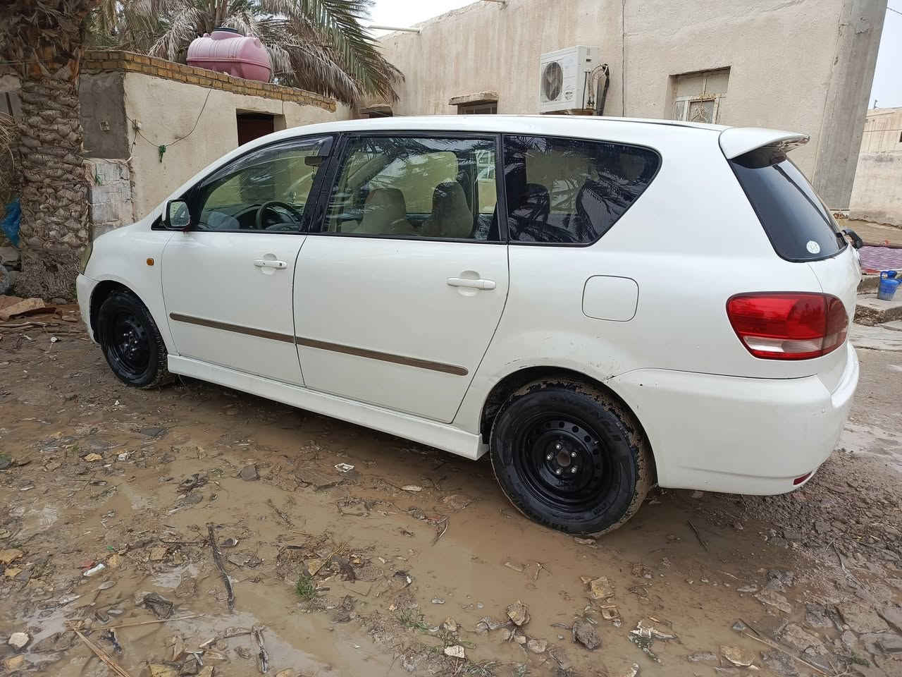 ابصم 2001 للبيع تو ويل اصل سياره مكفوله كفاله عامه رقم ذي قار سنويه مجدده  كير ومكينه شرط تبريد شغال حداديه وتواير كهربايات كله جدد لايت زنون سياره ستخدام شخصي  سعره 105 وبيه مجال مكانه ناصريه /***********
