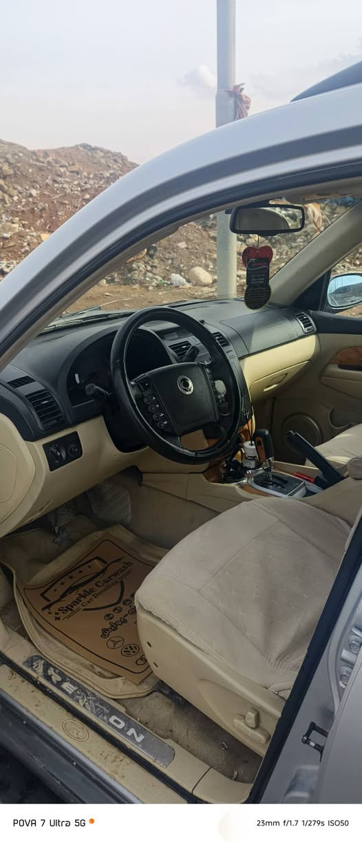 ڕیکستۆن مۆدێل 2008 فول فول مواسەفات دەبڵ اکسل  گێرو مەکینە بەشەرت بیلاد مارسیدز 320 بێ بۆیاخ بێدەعم بێ کاڵبونەوە ڕەقەم سەنەوی نوێ تا 2031 بەناوی خۆمانە ڕەقەمەکەی لەگەڵ دانیە ڕەقەمێکی ترت پێ ادەین 4تایەو ویلی نوێیە کامل کەمالیاتی بۆ کراوە شوێن کۆیە گۆڕینەوەش دەکەین  بۆ پەیوەندی 
***********
***********
واتسئپ لەسەرە هەردو ڕەقەم أربيل, العراق
