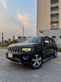 * جيب شيروكي لمتد فول مواصفات  * محرك 6 سلندر 3600 * الموديل  2014  * ...