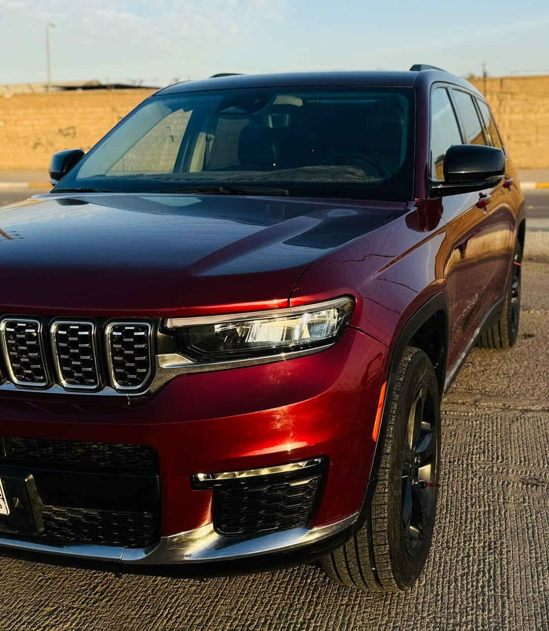 للبيع
جيب كراند شيروكي ليمتد 7 راكب موديل 2023 وارد أمريكي حادث جاملغ وبنيد وحافة باب السايق يعني 3 قطع مكينه 6 سلندر بدون رقم فحص موقت تترقم جميع المحافظات 

المواصفات

مكينة V6 3.6

دفع رباعي 4X4

بصمة 4 ابواب وجنطة

بصمة تشغيل

تشغيل عن بعد ويل قياس 20 انج

شاشة كبيرة قياس 10.1 انج

نظام الخرائط GPS

لوحة القيادة ديجتال

5 كامرات 360 درجة

كاميرا للمرآة الداخلية

رادار امامي وخلفي وجنبي نقطة عمياء تحديد مسار قيادة ذاتية

مانع تصادم خلفي وامامي

حساسات خلفية

توقف ذاتي

هائد بريك كهرباء دكمة

Auto Start نظام

كشنات جلد منفصل VIP

الكشنات الأمامية تحكم كهرباء وخزن ميموري وتدفئة و تبريد كشنات خلفية تدفئة

تحكم ستيرن جهتين

ستيرن شفتات وتحكم كهرباء

شاحن وايرلس

إنارة داخليه محيطيه

لايت زنون LED

كشافات زنون LED

رادار جانبي وخلفي 

للاستفسار
***********
