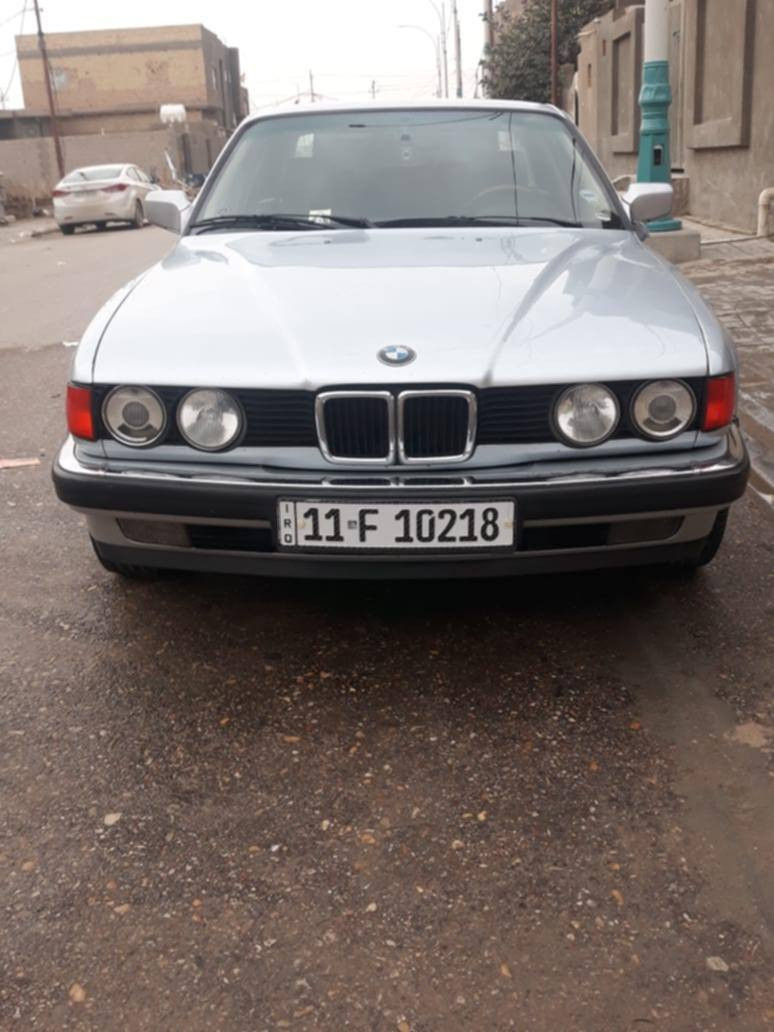 سلام عليكم بي 735 
رقم بغداد مميز بسم صديقي تحويل ثاني يوم رقم انكليزي 
داخل جلد اسود صاج 
تبريد ثلج 
كهربائيات كولها بلاديه ما بيهم جطل واحد 
سياره مكفوله من ضربه 
ما بيها اي نقص 
سعرها 57 وبيها مجال بسييط 
مكاني  سماوه ***********
