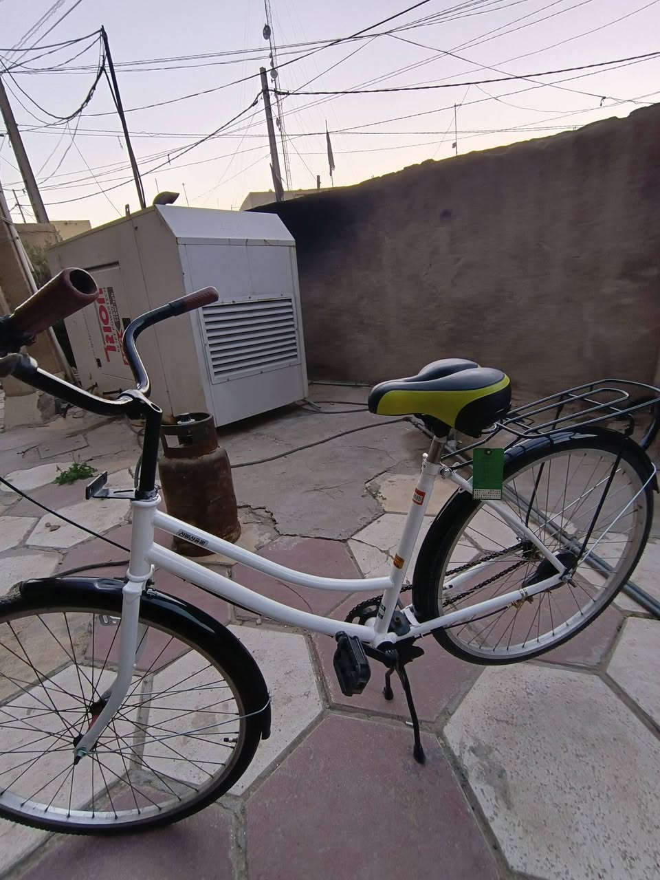 السلام عليكم بايسكل للبيع نضيف 90/100 غراضة كلهة جديدة السعر 75 بي مجال حك جية مكان قضاء غماس خاص مفتوح


**إذا كنت صاحب هذا الإعلان وتريد حذفه لأي سبب، رجاءا أرسل رسالة إلى الدعم الفني**