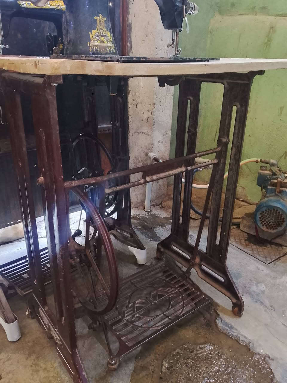 ياالله مكينه خياطه للبيع خاص او واتساب او الرقم ***********
