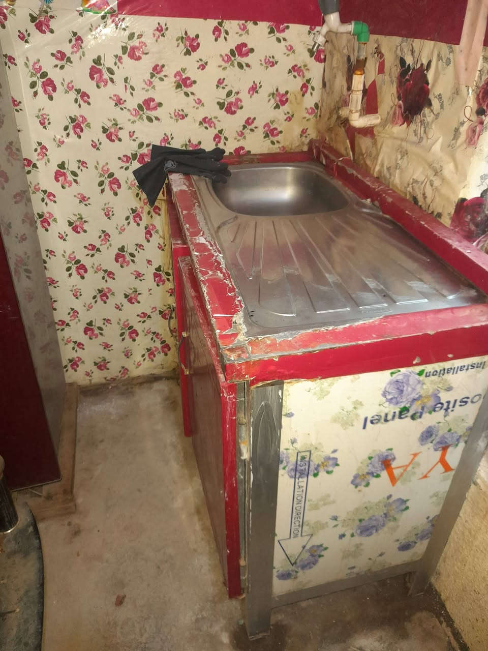 غراض للبيع طباخ٥عيون +كاونتر تعليك+كاونتر سنك+المطيحة شارع الجواخير ***********
