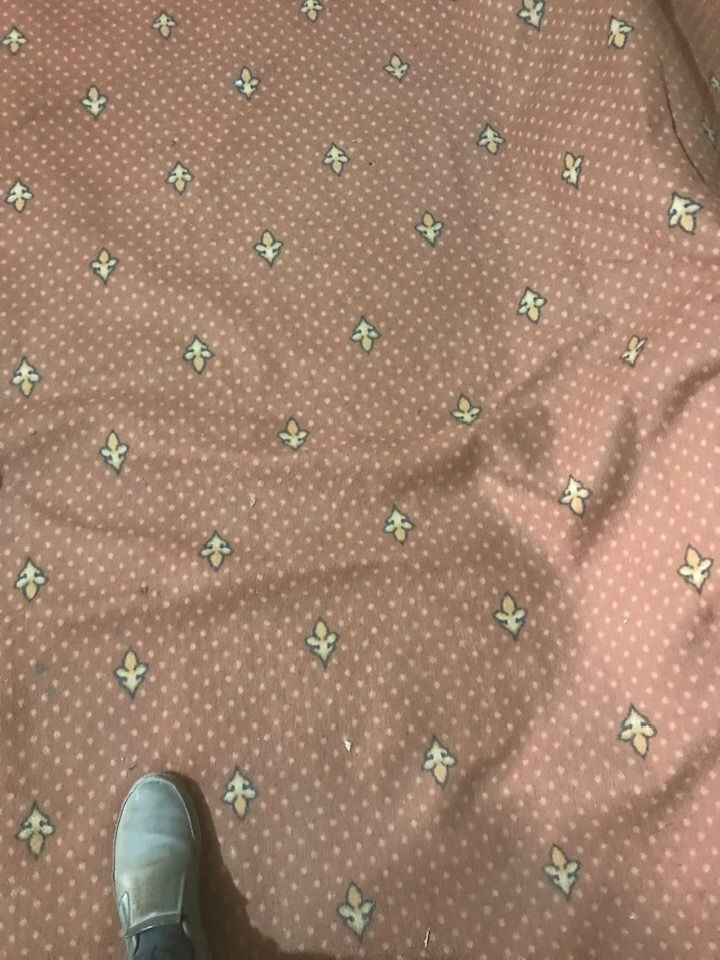 للبيع زوالي مع كاربد مع امداد كما في الصور سوق الشيوخ حي ألعرب واتساب ***********
