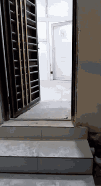 للبيع بيت 50 متر صب كونكريت جاهز للسكن شارع الصب عمود327 السطح شتايكر مع تانكي مع كيزر مع ماطور ماء مع صحيات كاملة مع كاونتر مع مراوح عدد 3 مع طخم قنفات قريب على الشارع العام 200 متر شارع 16 السعر 35 وبي مجال رقم التلفون ***********
