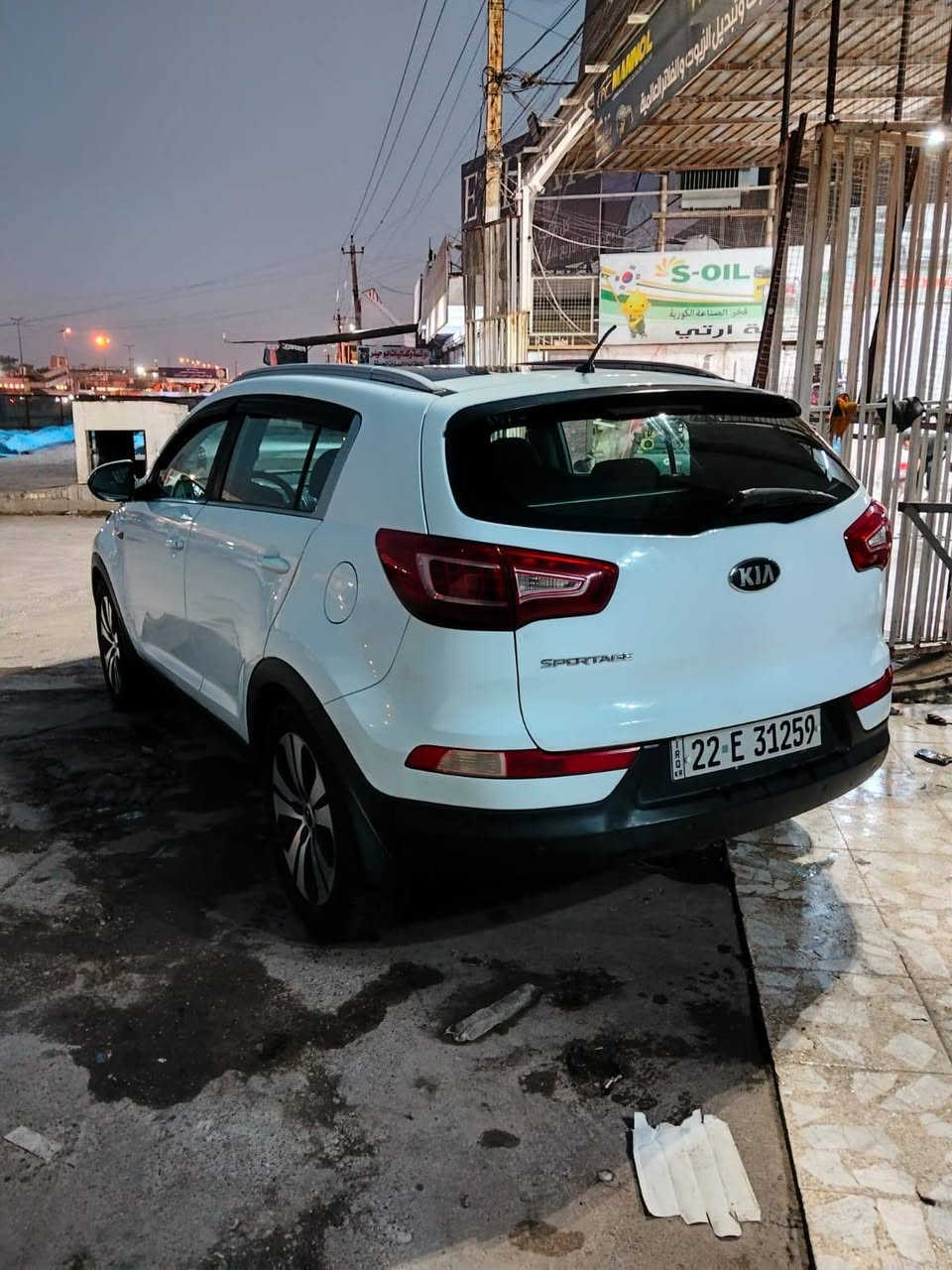 السلام عليكم
سبورتج 2014 خليجيه 
رقم اربيل الدولي باسمي تحويل مباشر 
مكينه 2000 دوش
بيه صبغ ربع جاملغ امامي يمنه اثر طخه 
وباب صدر 
يعني صبغ قطعه ونص 
وبابتين جهه سائق مفتوحات اصليات نفس لون بدون صبغ 
بدون دواخل لغود شواصي وحوض وتكم بيبان كلهن مكفولات بدون ايرباك 
سياره جاهزه مابيه نقص 
مكانه بغداد حي تراث 
السعر 138
***********
