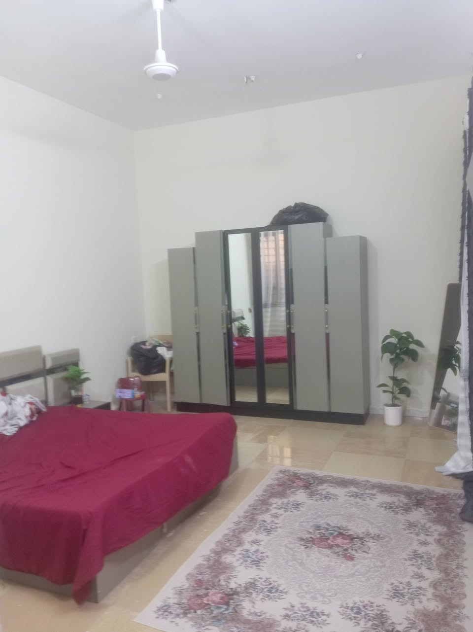 بيت البيع مساحه 150 متر واجها ٧ ونص نزال 20 طابقين كامل قريب من السريع مربع ال 4000 الاستفسار ***********
