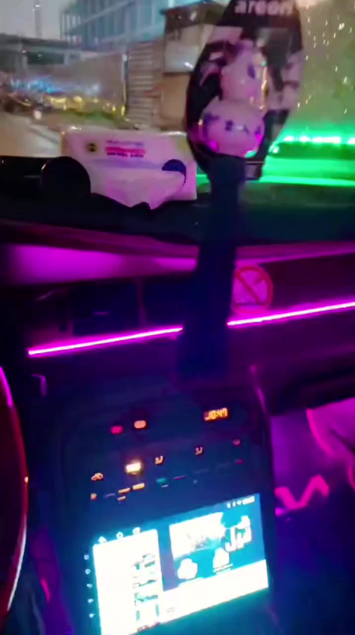 سلام عليكم سمند مراوس او بيع السعر ٤٥ عليها غرامات تنزل من سعر تحويل مباشر رقم بغداد اب اسم خالي كير ومحرك كرولا نحله جددد تماتيك غرفه  ودوشمه جديده وفول نشره عن طريق مبايل سستم سماعات وشاشه وكامره  خلفيه  مكاني بغداد المنصور هذه رقمي ***********واتساب سياره احلا من صور وفول نشاط وناعمه وبل عافيه ع ياخذه
