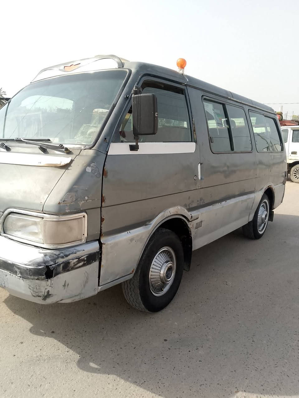 السلام عليكم كيا بستا 94 للبيع مكينه وكير واكسن خير من لله حداديه نضيفه تايراته زينات سياره مال جناي جاهزه  بيه وكاله عامه من الشتريت منه تروح يسويلك وكاله بيه سنويه مصفره مرور وهئيه مامسجله  نافذه كهربائيات كله شغاله سعر 26 بيه مجال  مكانه بابل القاسم ***********
