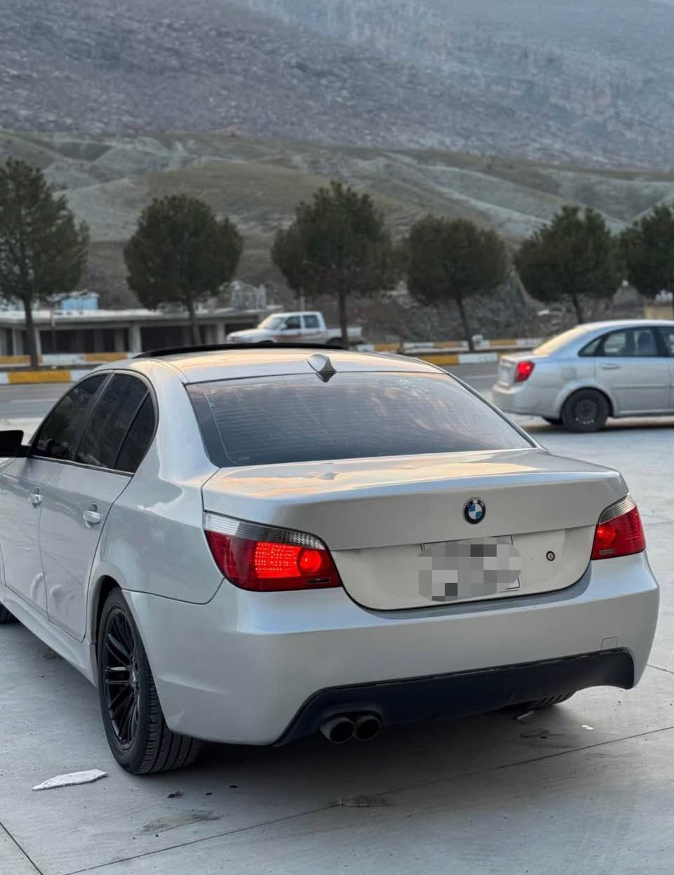 BMW /e60موديل 2005مةكينة 530سيارةكة زور خاوينة ماسفات فول فولة لةهيجي سيارةكة مةپرسة سفر سفرة مةكينة گير كارةبايي داروبةرد بةشةرت سيارةكة دوبةية سعري 65مةجالةكي زؤر زؤر كم بؤزانياري زياتر پةيوةندي بكة  *********** أربيل, العراق
