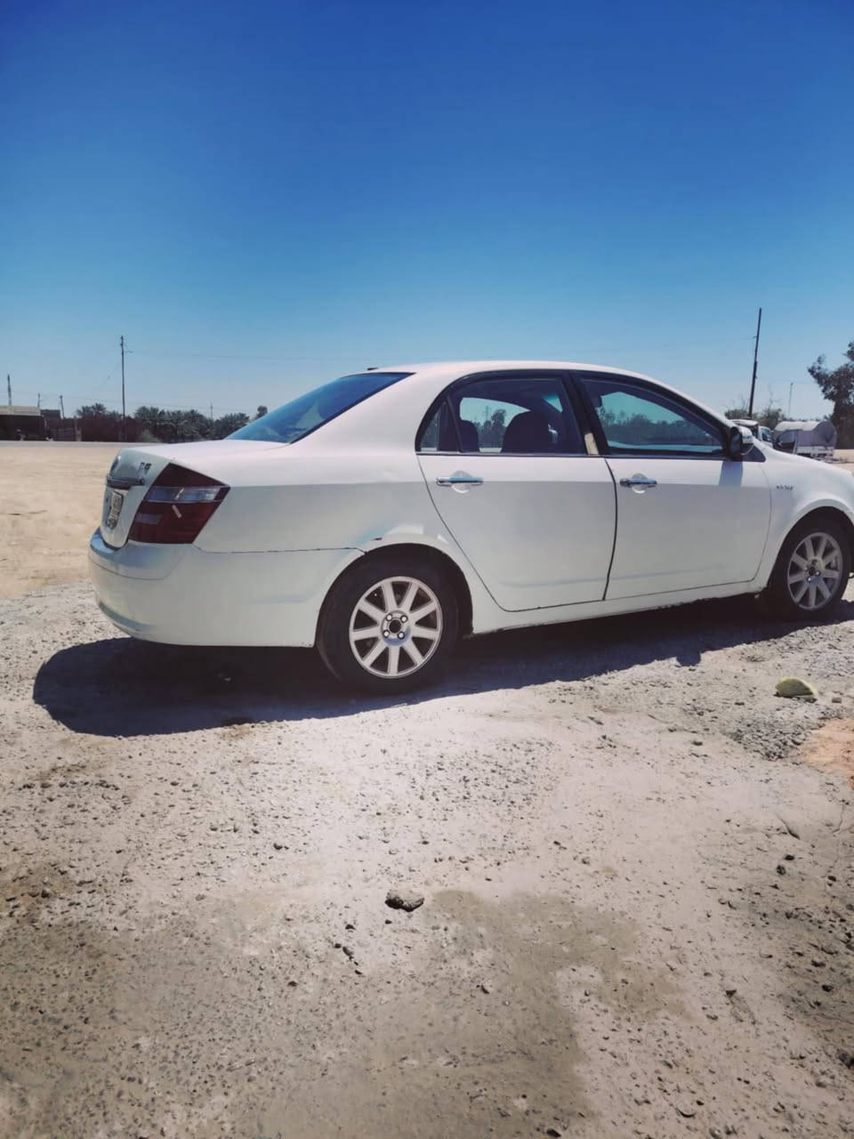 اللهم صلِّ على محمد وآل محمد  سياره جيلي موبل موديل 13للبيع السعر 48اوبيه مجال بيه ضربه الجاملغ الخلفي السنويه جديده بسمي الرقم انكليزي بابل  بس استلام الرقم للتواصل اتصال *********** واتساب للبيع فقط مكاني كربلاء
